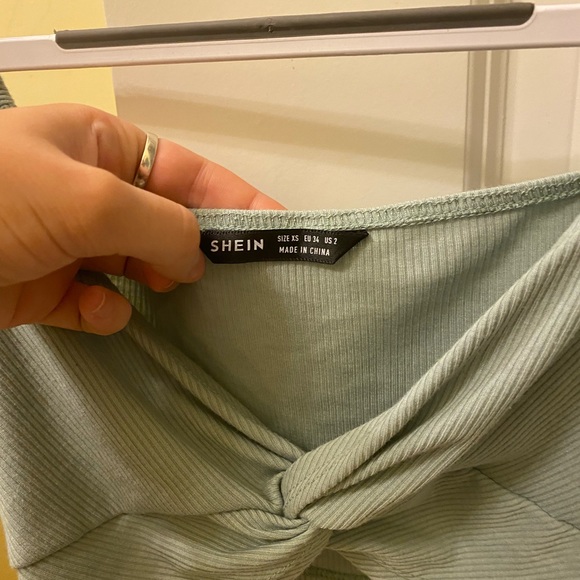 Green tie around crop top - Picture 3 of 3